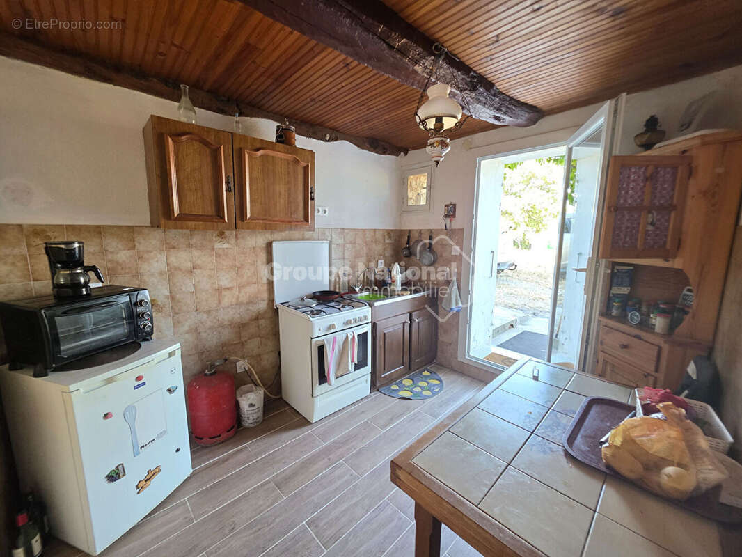 Bas de villa en campagne à Saint-Julien-le-Montagnier (83560) - photo 7
