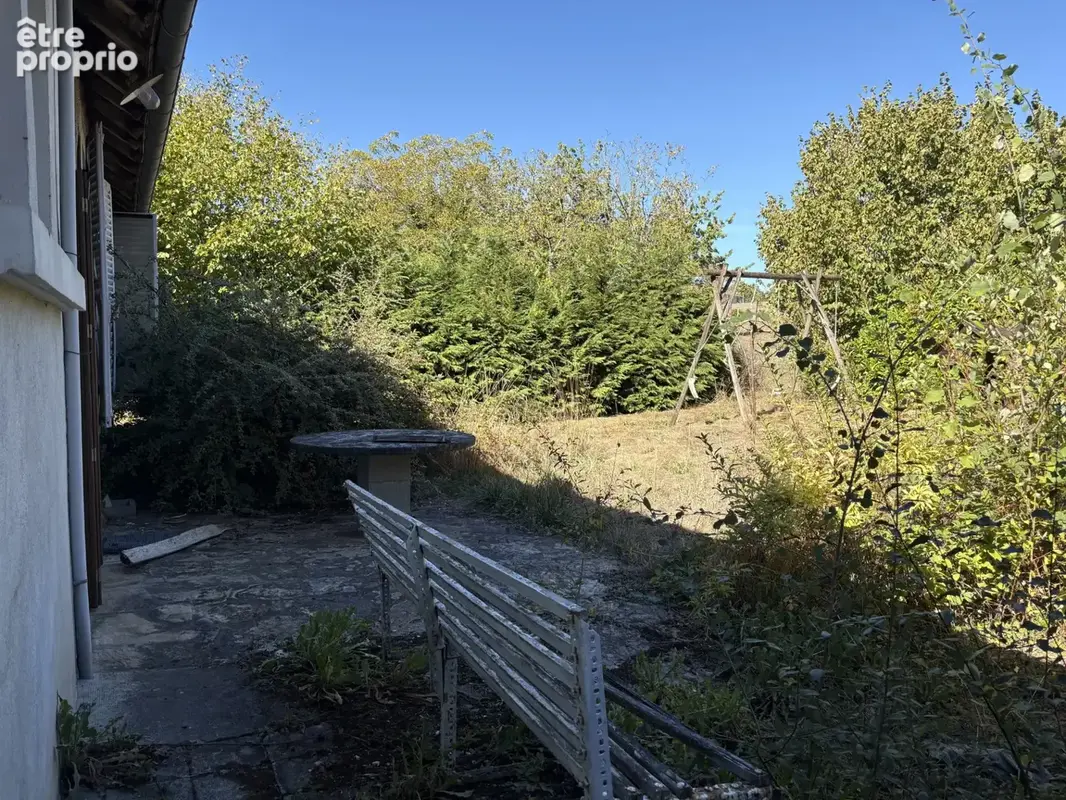 Coussac Bonneval une petite fermette à rénover, terrain et proche des commerces - photo 19