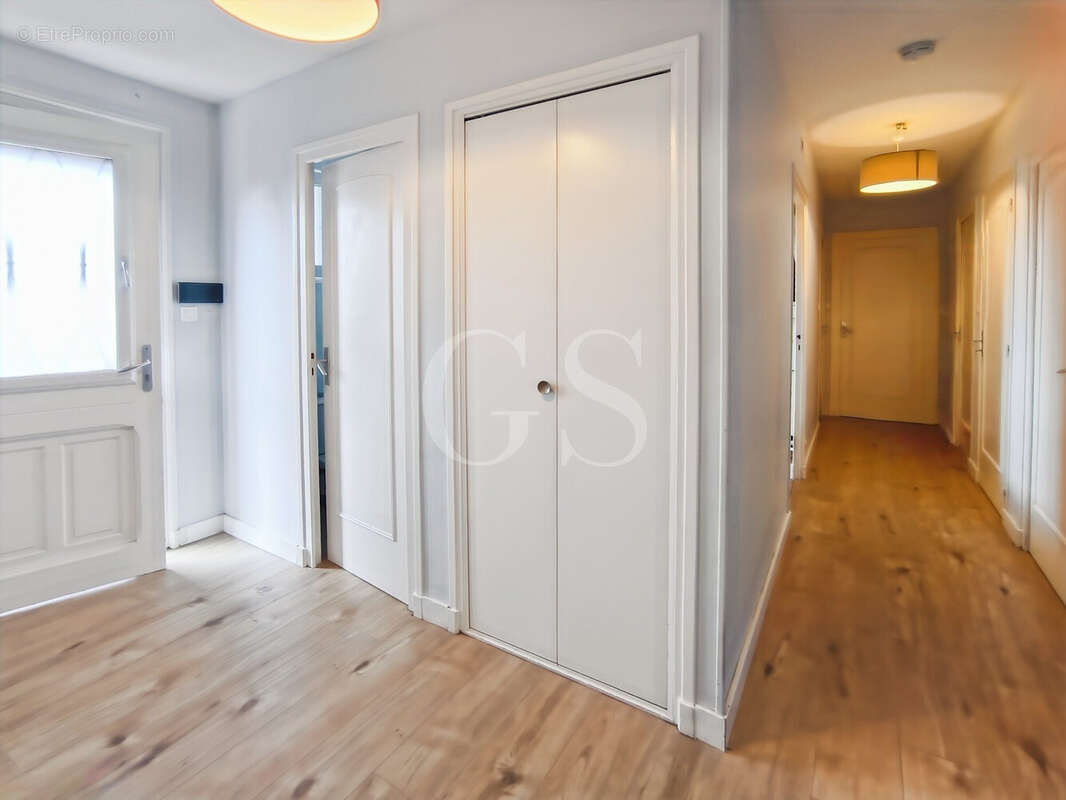 Maison 93 m² à Pommiers  - photo 7