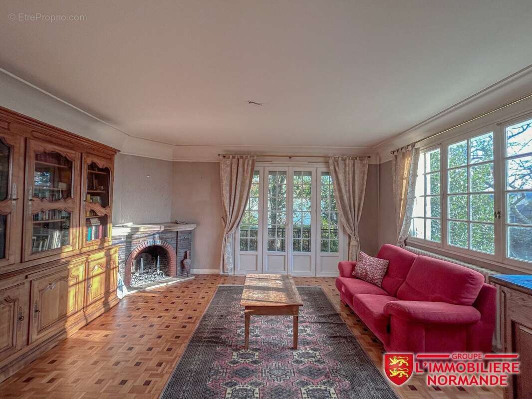 Maison à ROSNY-SUR-SEINE