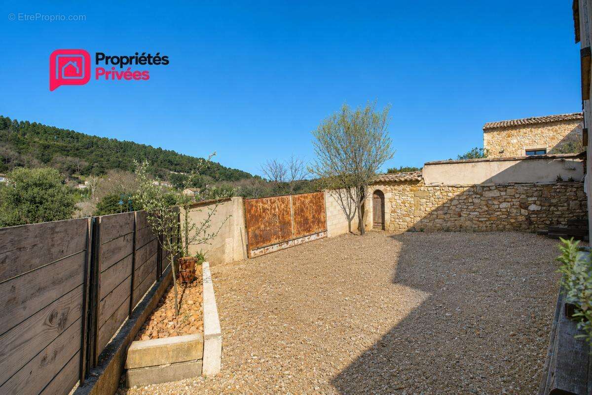 Villa Uzes 4 pièce(s) 78 m2 , 6 minutes d'Uzès ? Exclusivité ? Villa contemporaine de 2019 avec vue dominante - photo 4