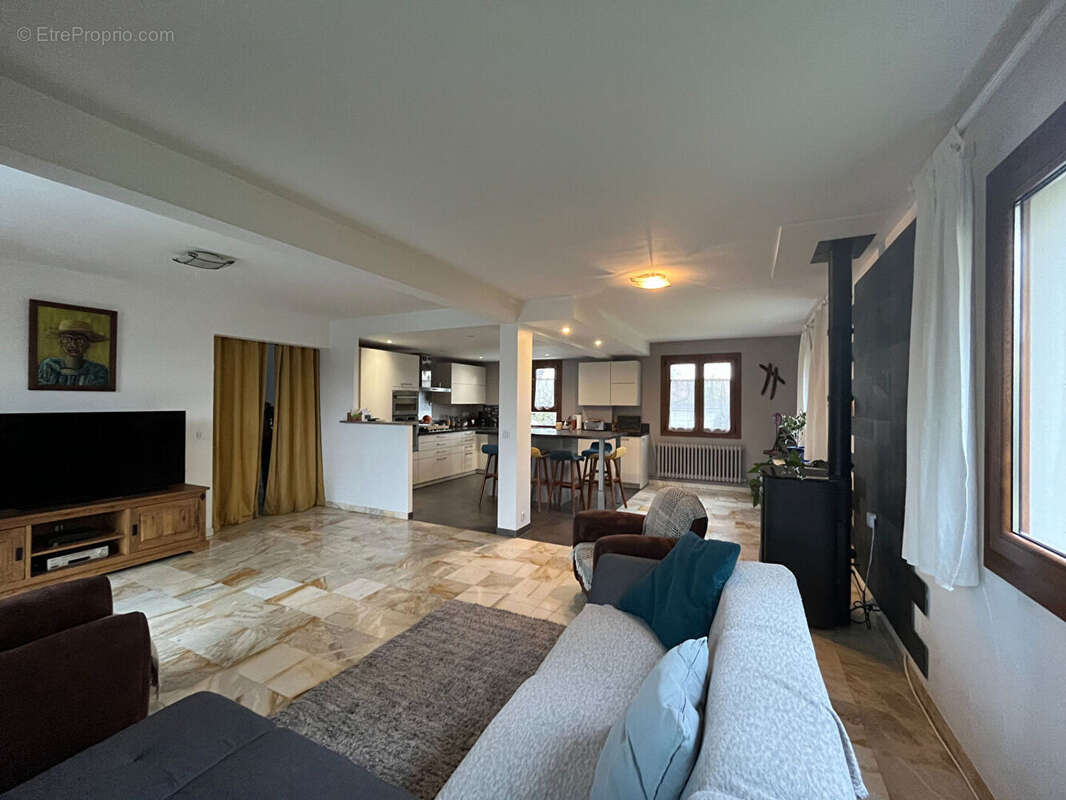 Maison à ARMENTIERES-EN-BRIE