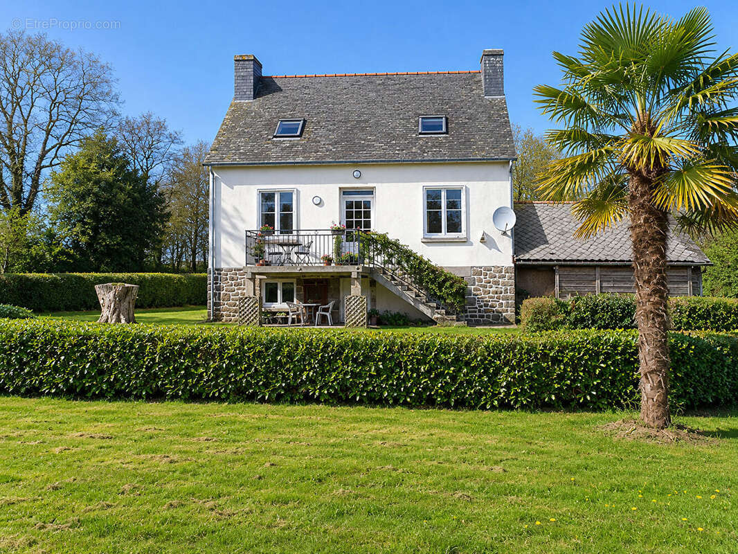 Maison à PLUSSULIEN