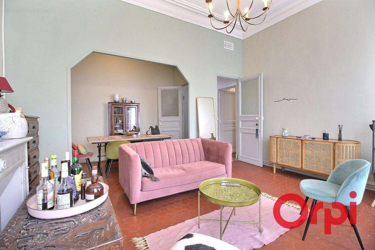 Appartement à MARSEILLE-2E