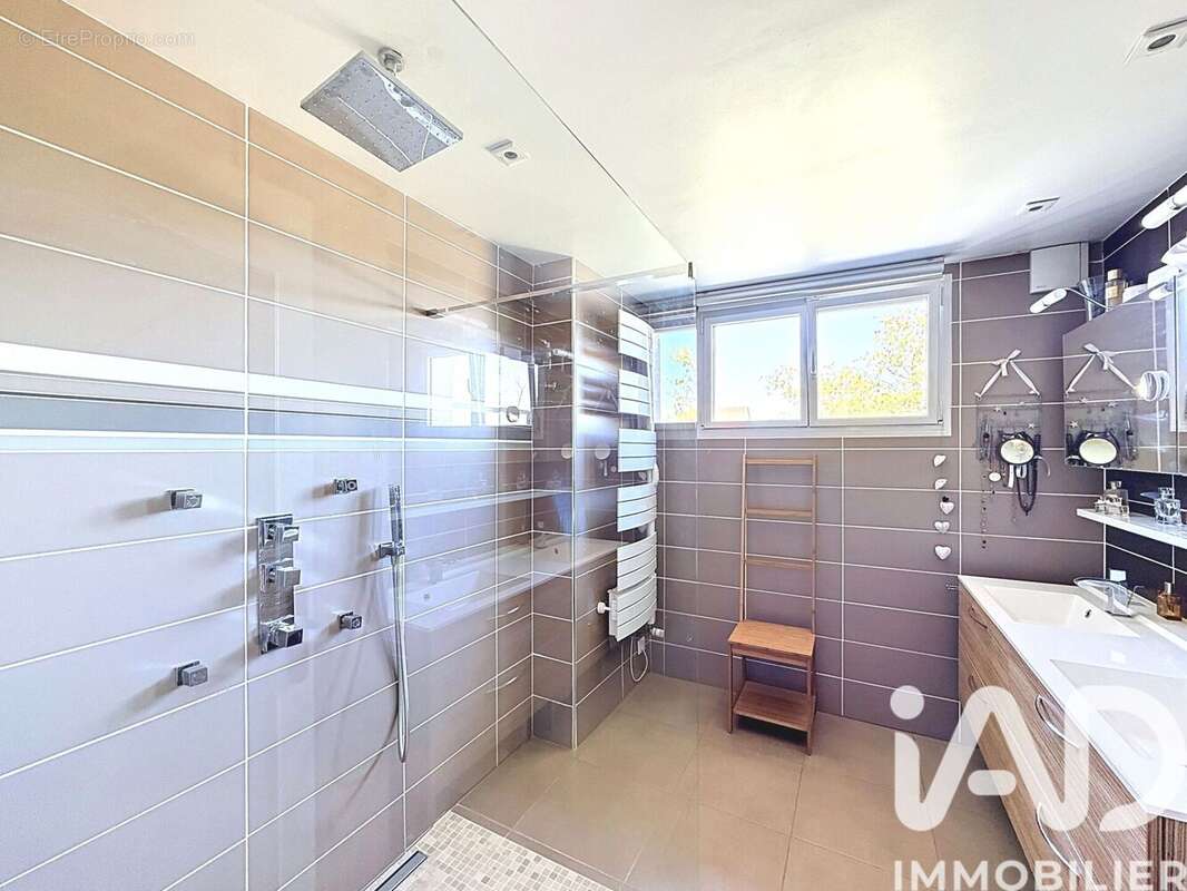 Maison 174 m² à Ballainvilliers  - photo 8