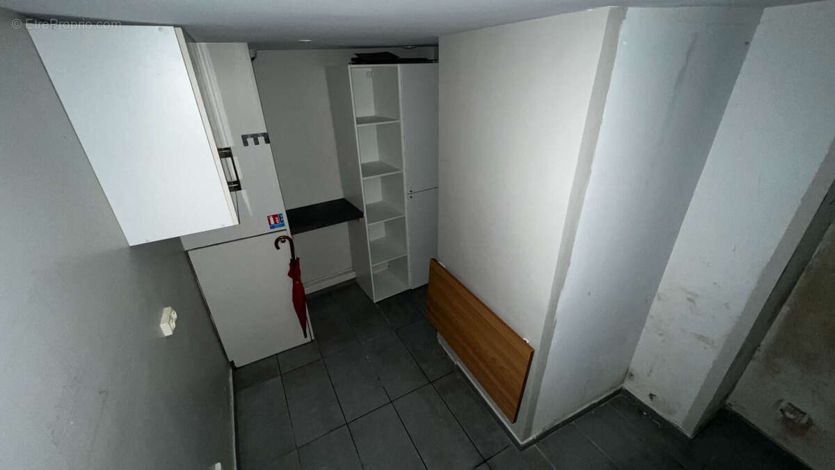 Commerce à PARIS-9E