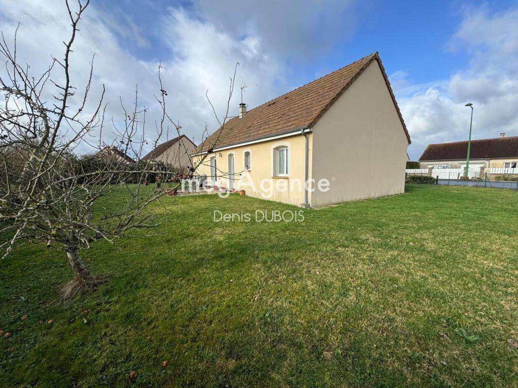 Maison à CHAMPFLEUR