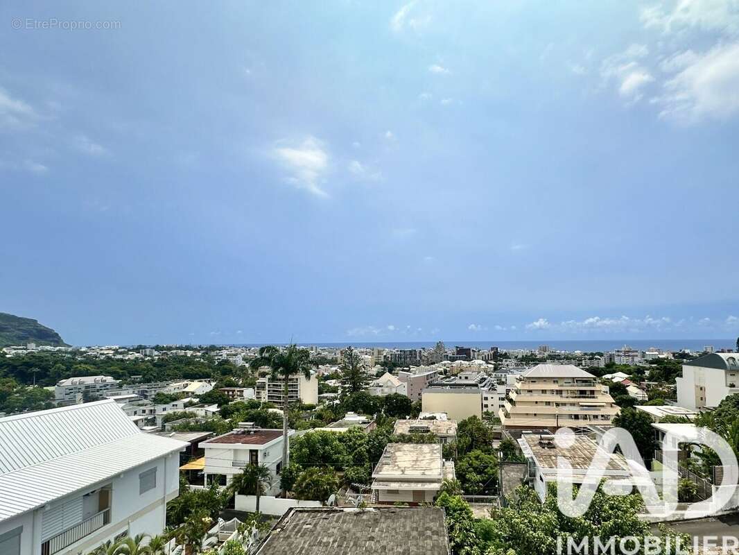 Photo 2 - Appartement à SAINT-DENIS