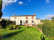 Maison à LA CAILLERE-SAINT-HILAIRE