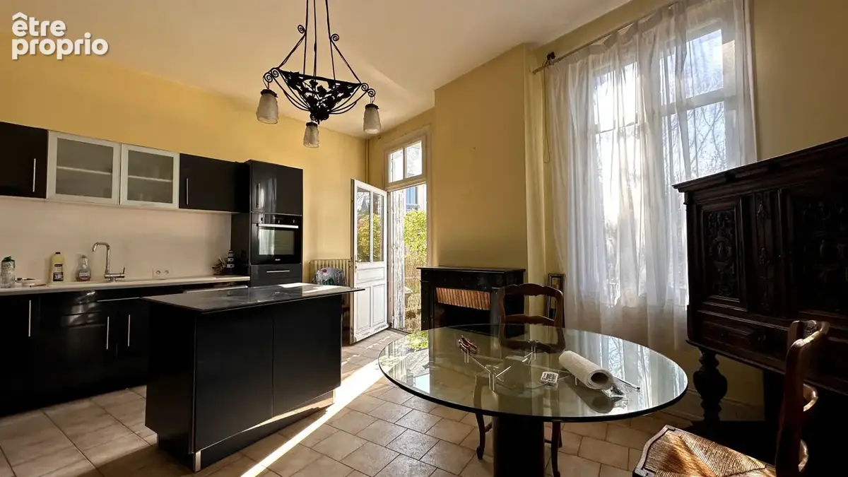 Maison de maître Les Rosiers-Sur-Loire 184 m2 - photo 3