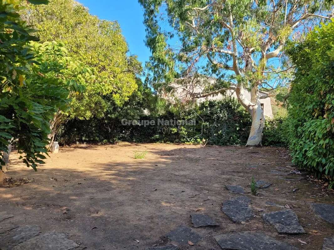 Maison à SIX-FOURS-LES-PLAGES