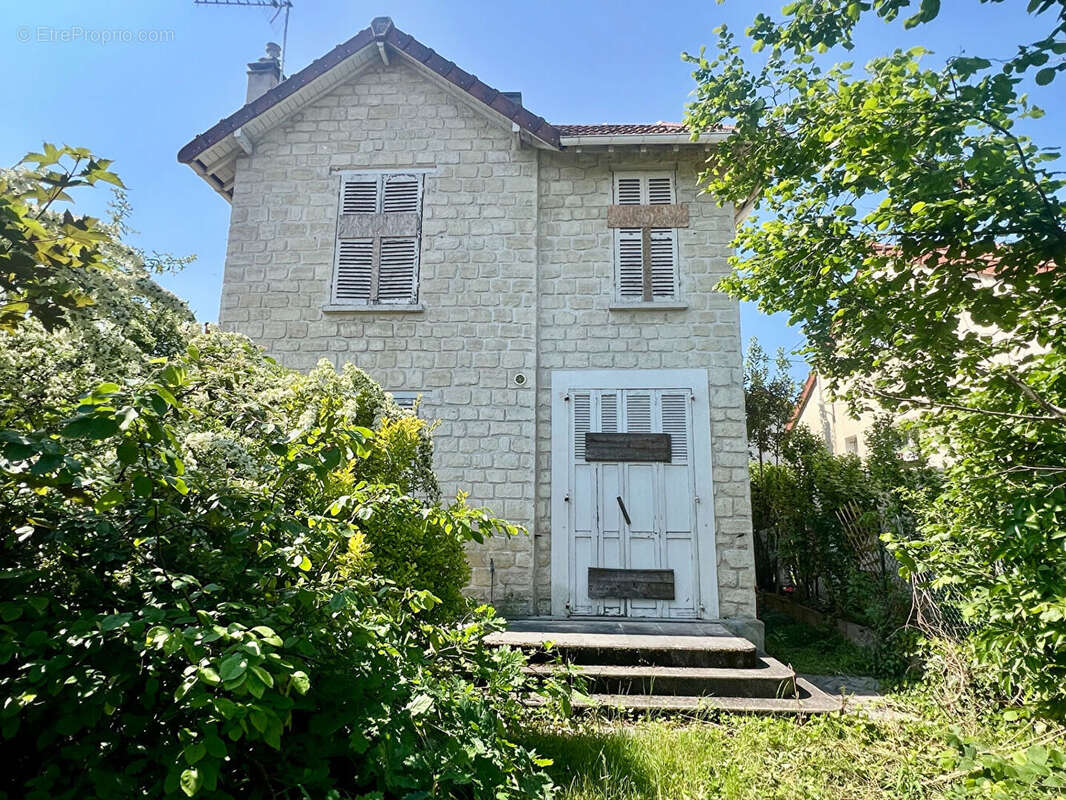 Maison à SARTROUVILLE