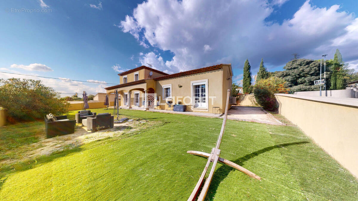 Maison à LA FARE-LES-OLIVIERS