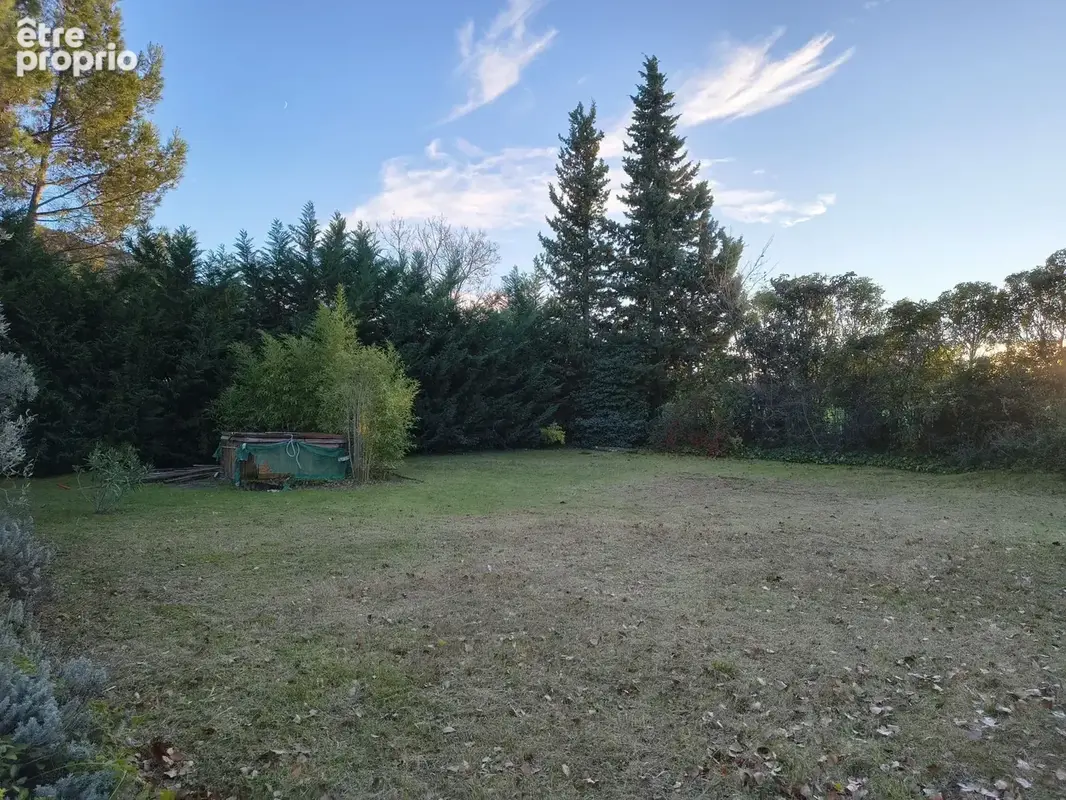 Terrain à bâtir de 1088 m² à ROBION (84) - photo 2