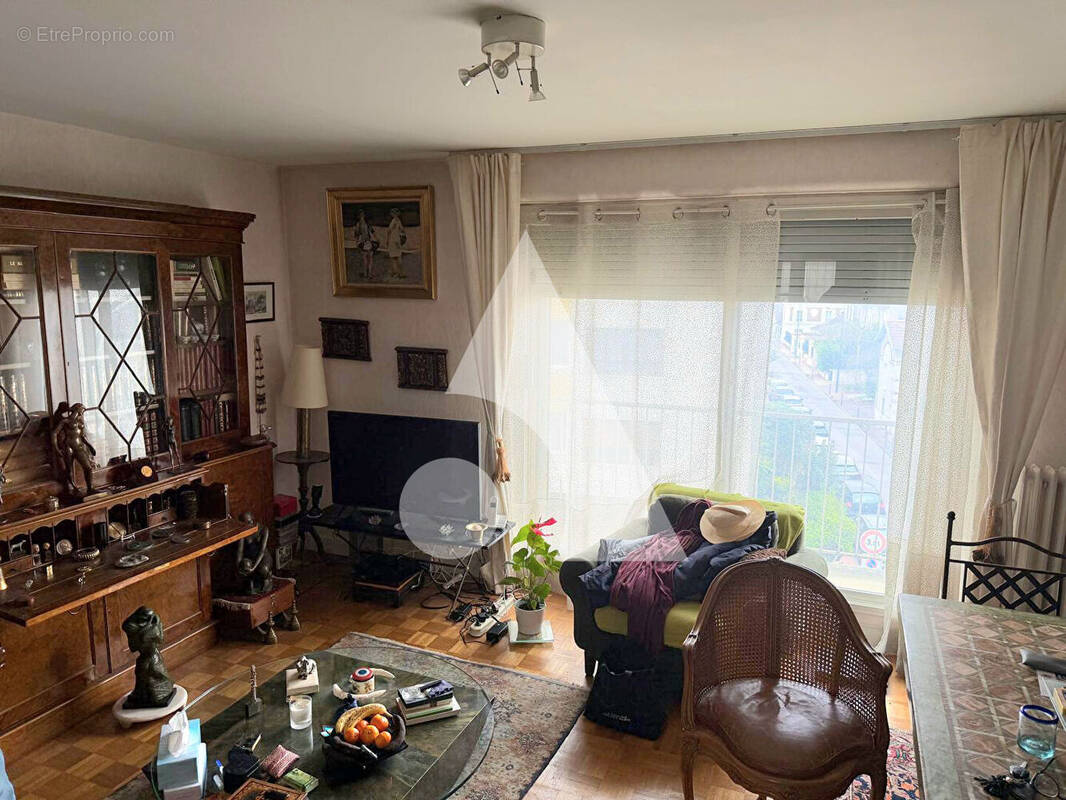 Appartement à SAINT-MAUR-DES-FOSSES