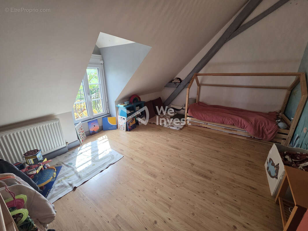 Maison 199 m² à Saint-Aubin-Des-Coudrais  - photo 8