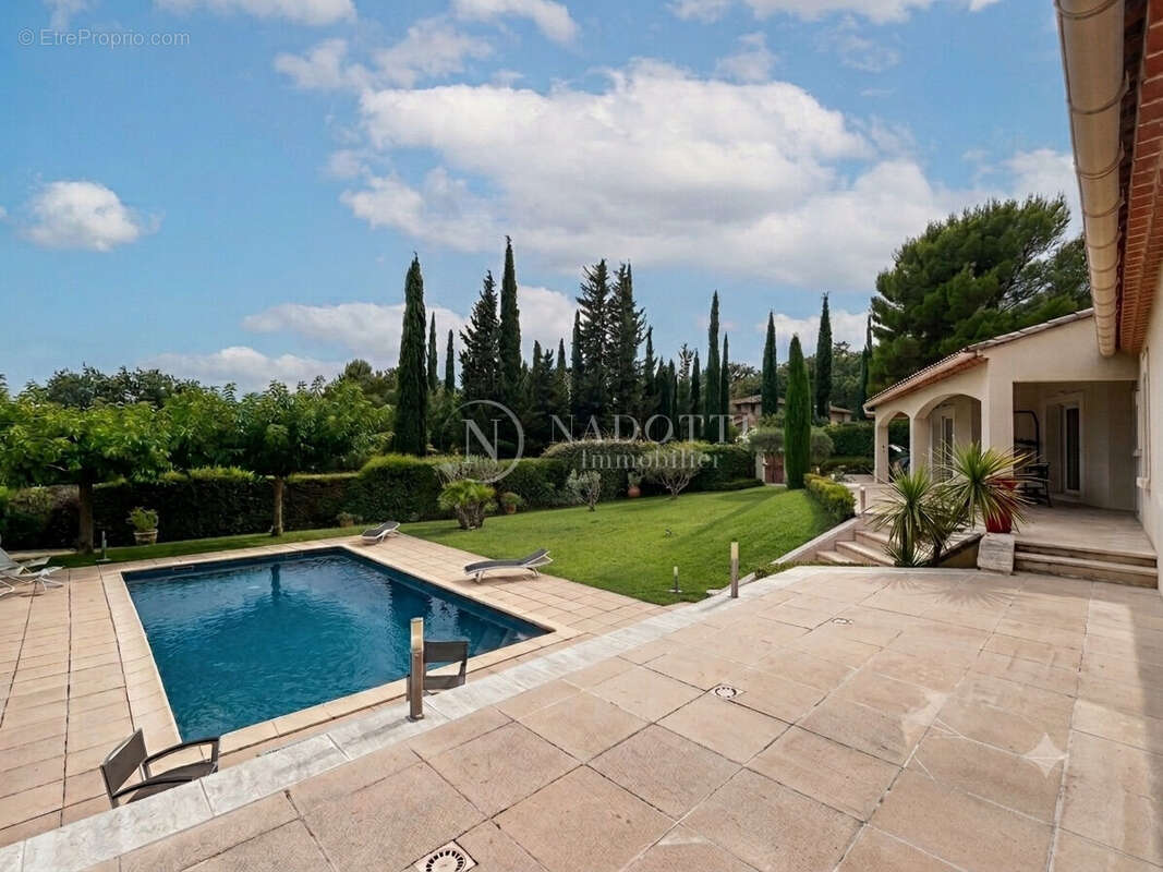 Caumont sur Durance - Superbe Villa  en colline  de 230 m2 avec piscine - photo 2