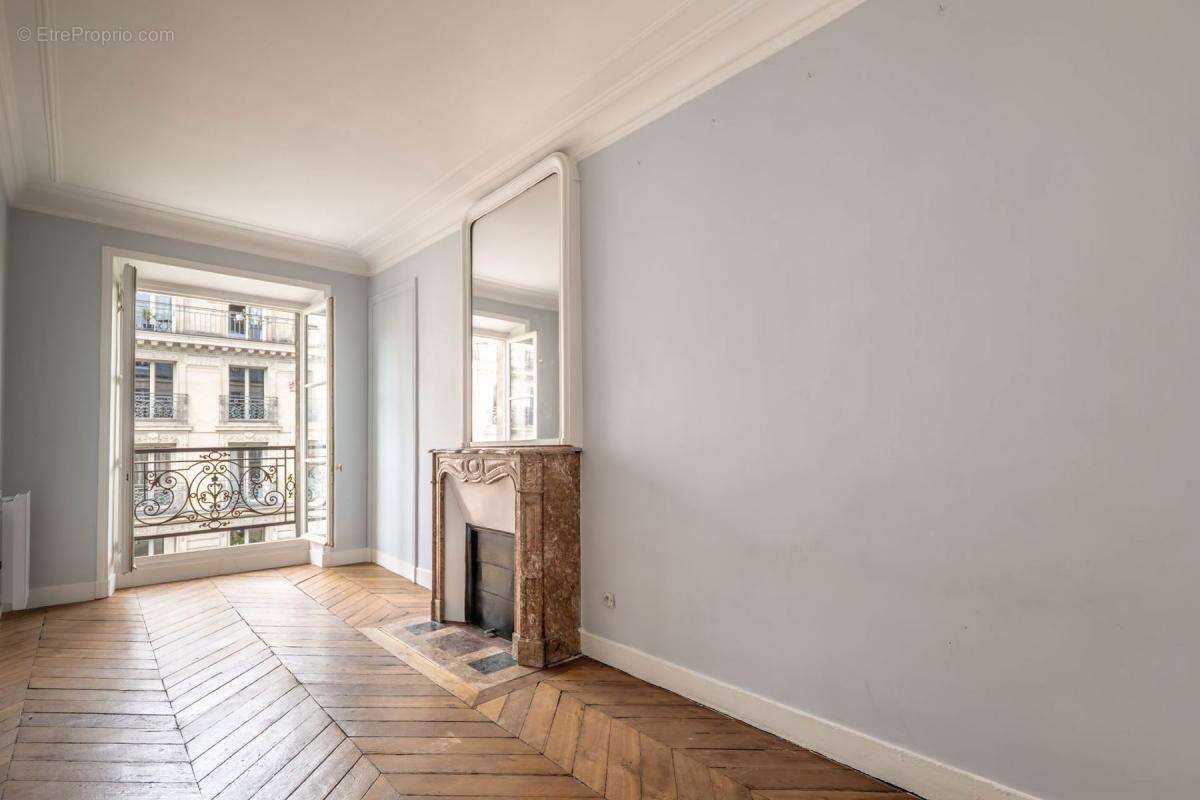 Appartement à PARIS-3E