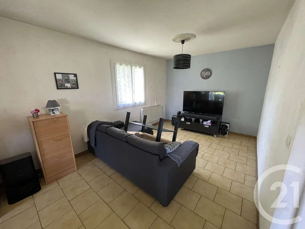 Maison 78 m² à Bayas  - photo 4