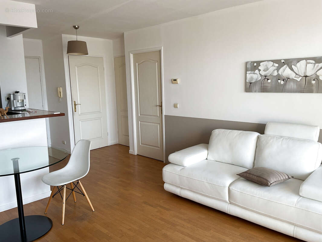 Appartement à COURBEVOIE