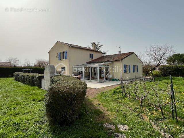 Pavillon 120 m² à Fors - photo 3