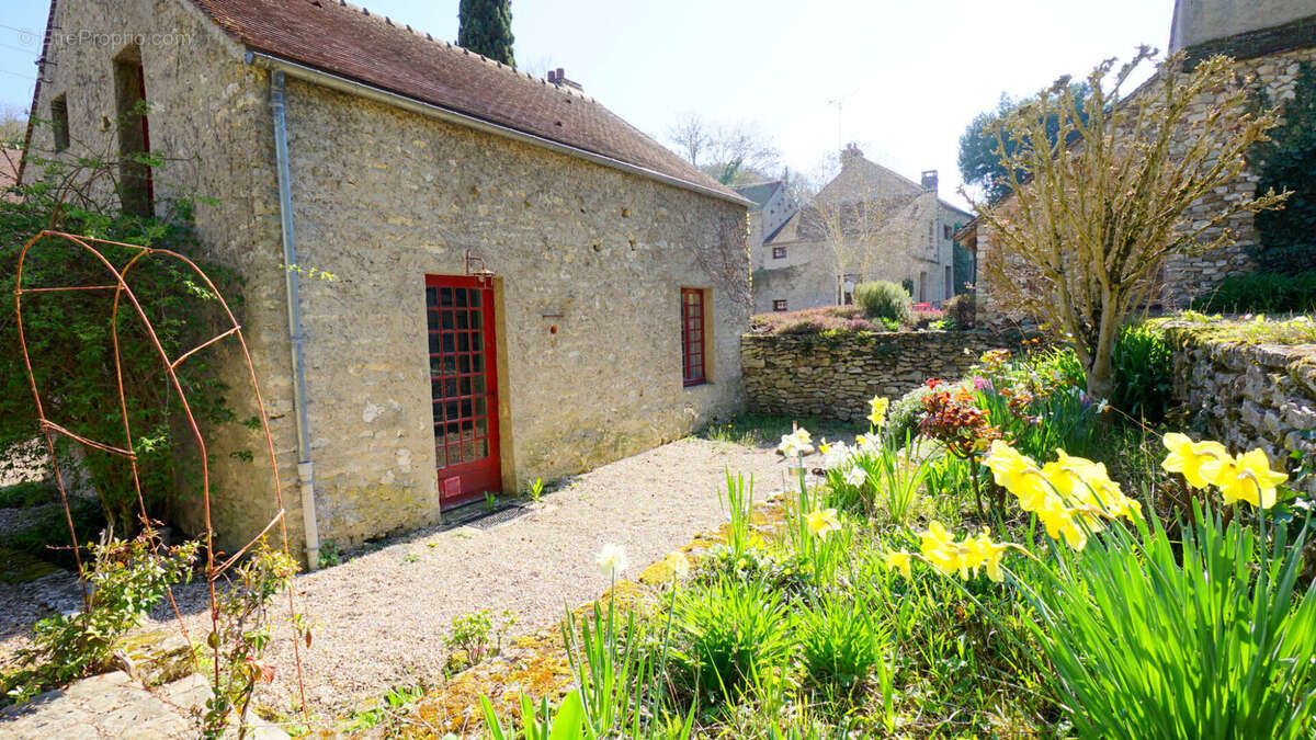 Maison à MEZIERES-SUR-SEINE
