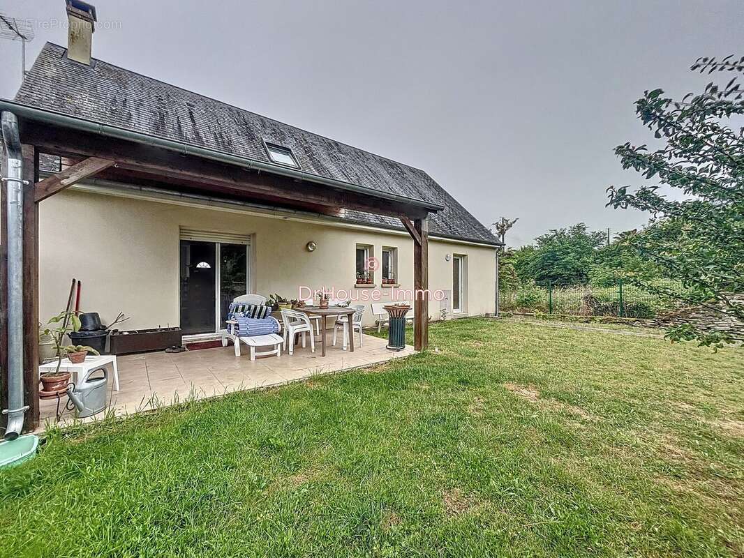 Maison à SAVIGNE-SUR-LATHAN