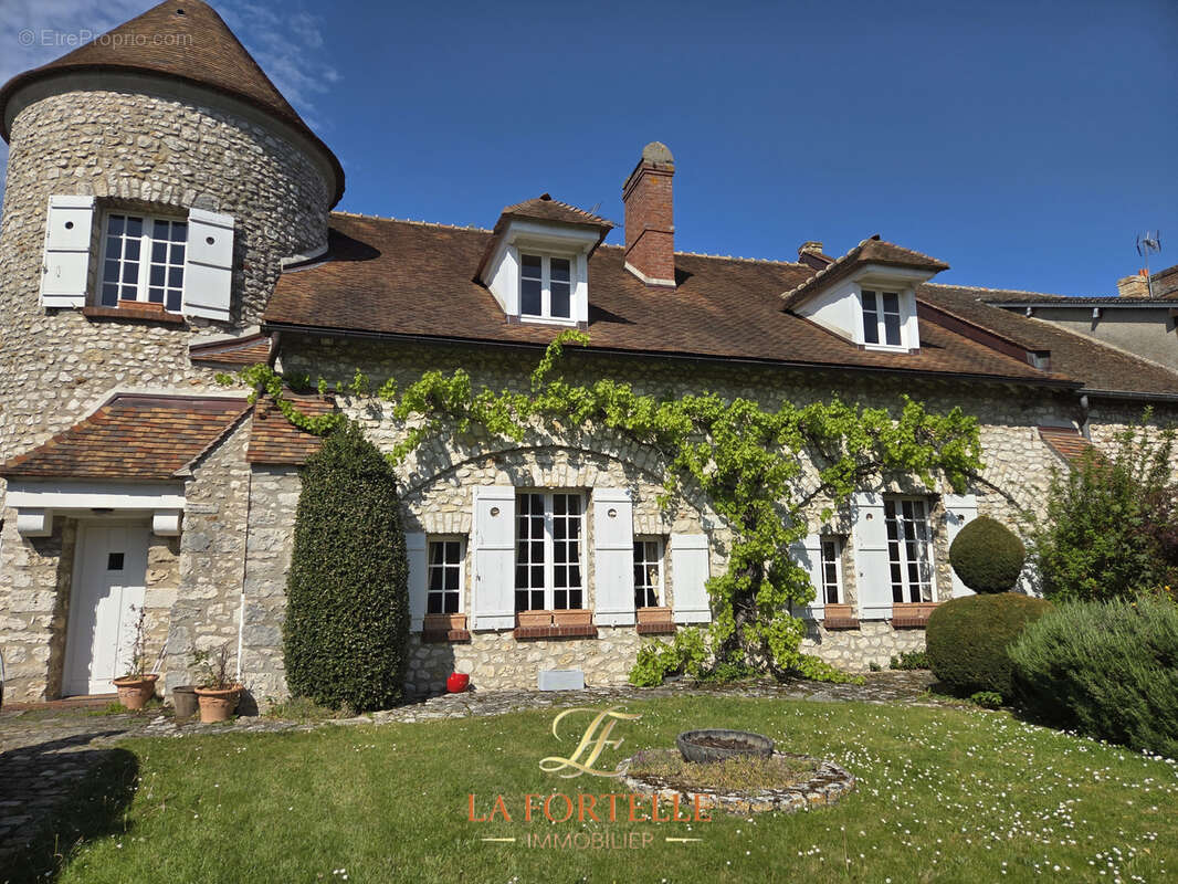 Maison à MONTCHAUVET