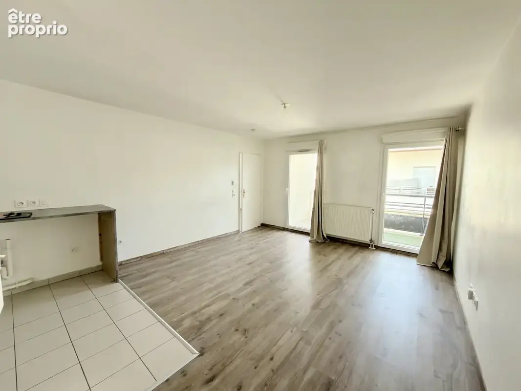 Avenue des Deux Clochers  Exclusivité — Appartement deux-pièces en dernier étage avec balcon - photo 2