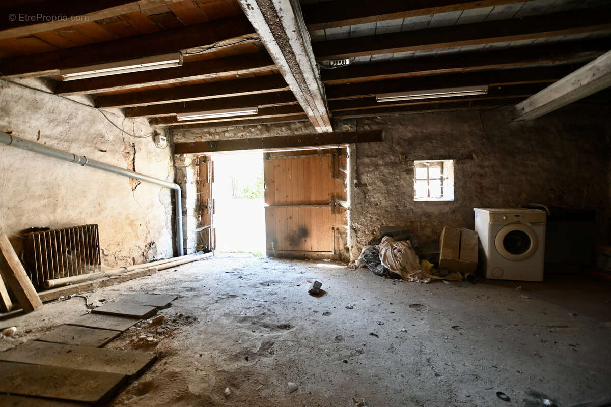 Belle opportunité de rénovation à Gy-l'Évêque - photo 16