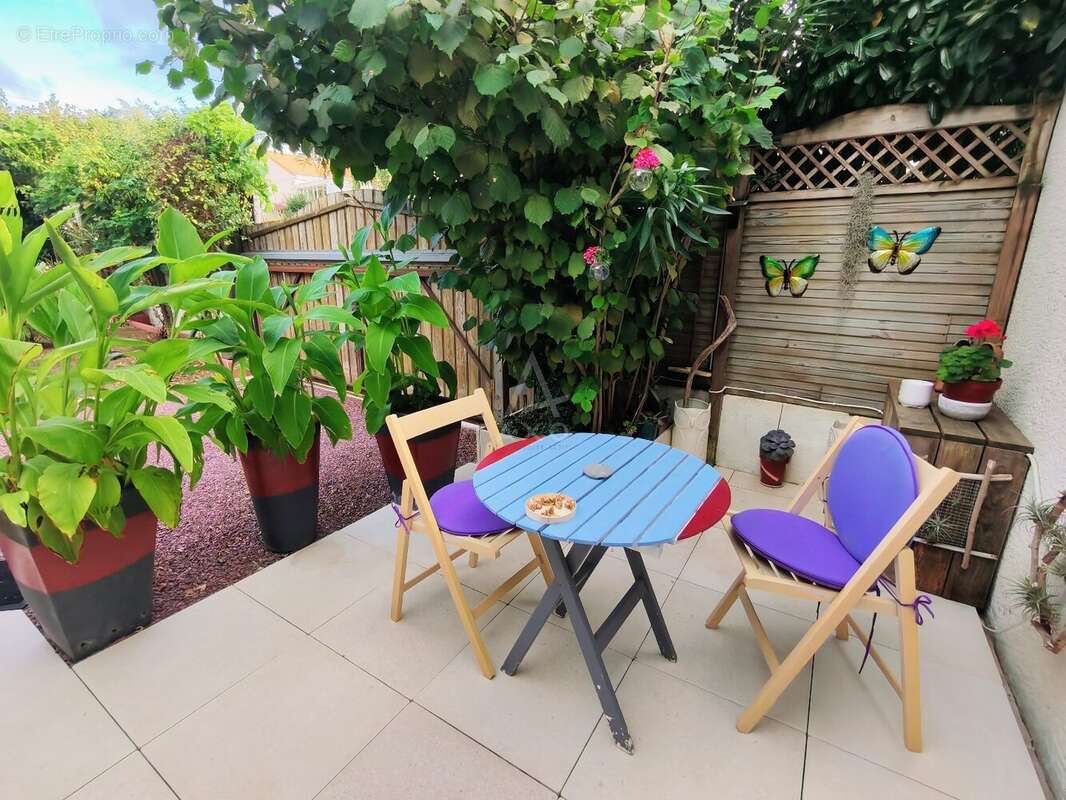 Maison à LA CHAPELLE-BASSE-MER