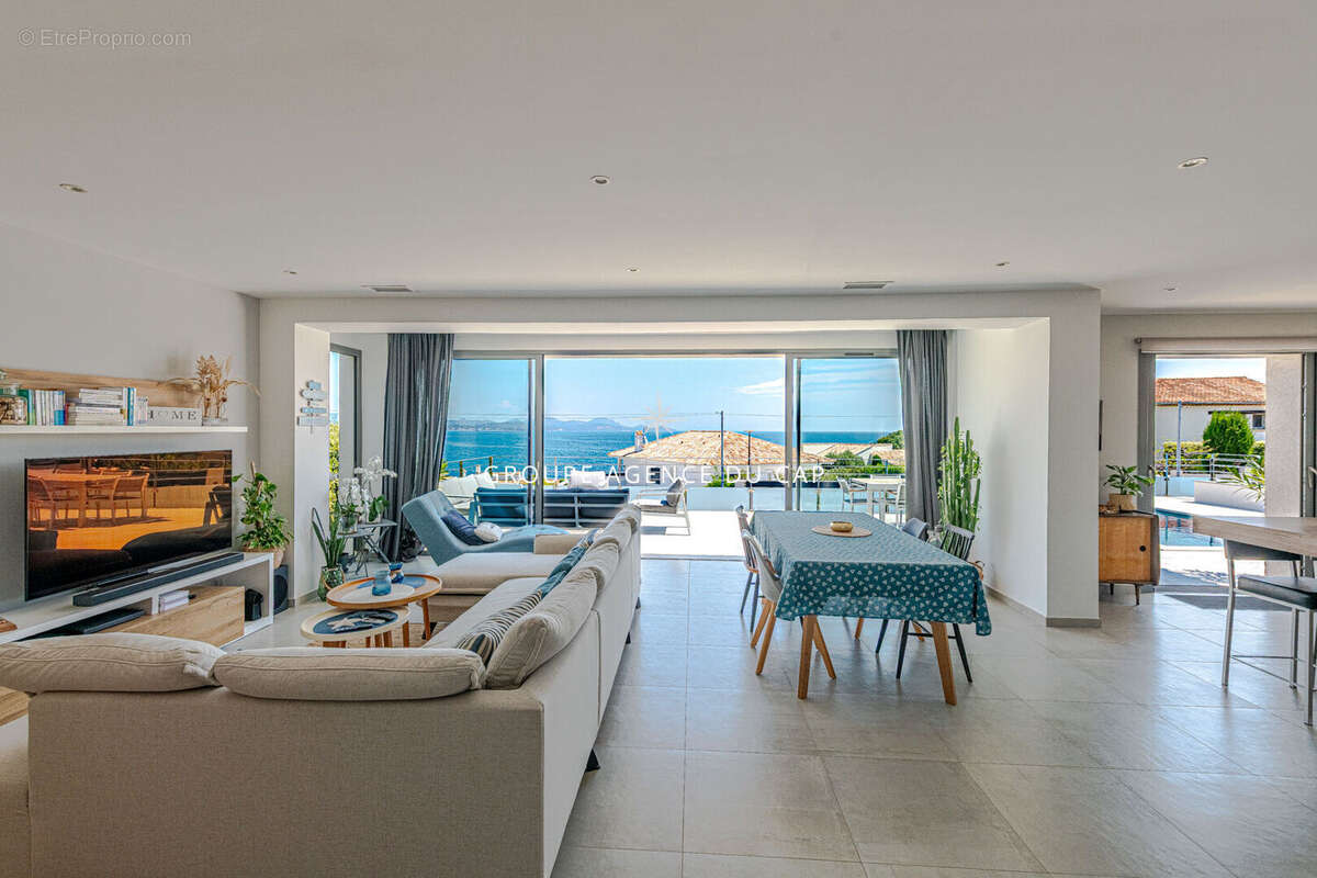 Maison à LES ISSAMBRES