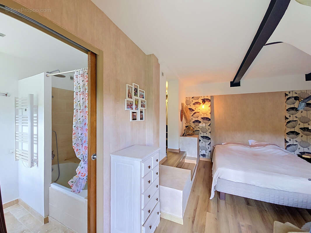 Appartement à VENCE