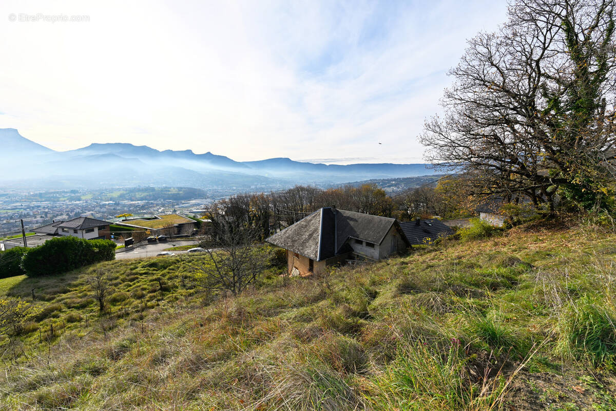 Terrain à SAINT-ALBAN-LEYSSE