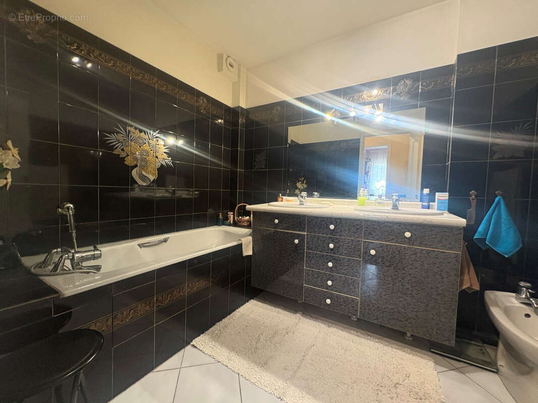 Appartement à MARSEILLE-12E