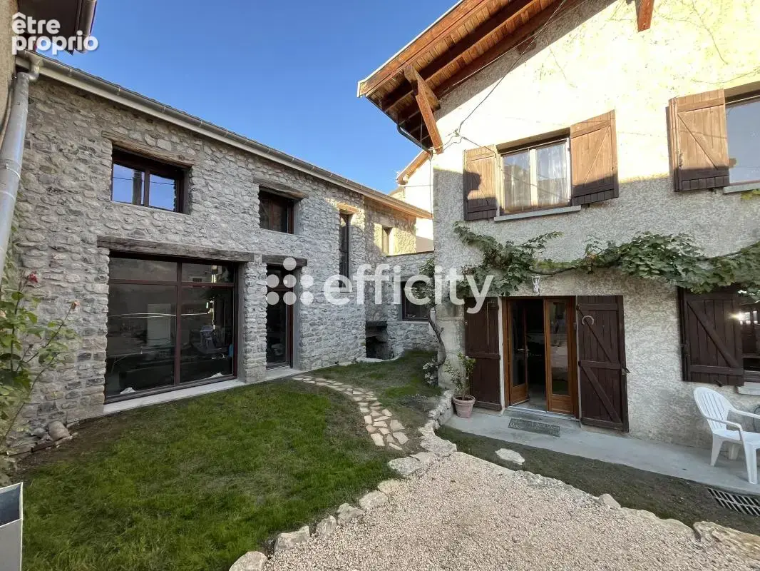 Maison à MEYLAN