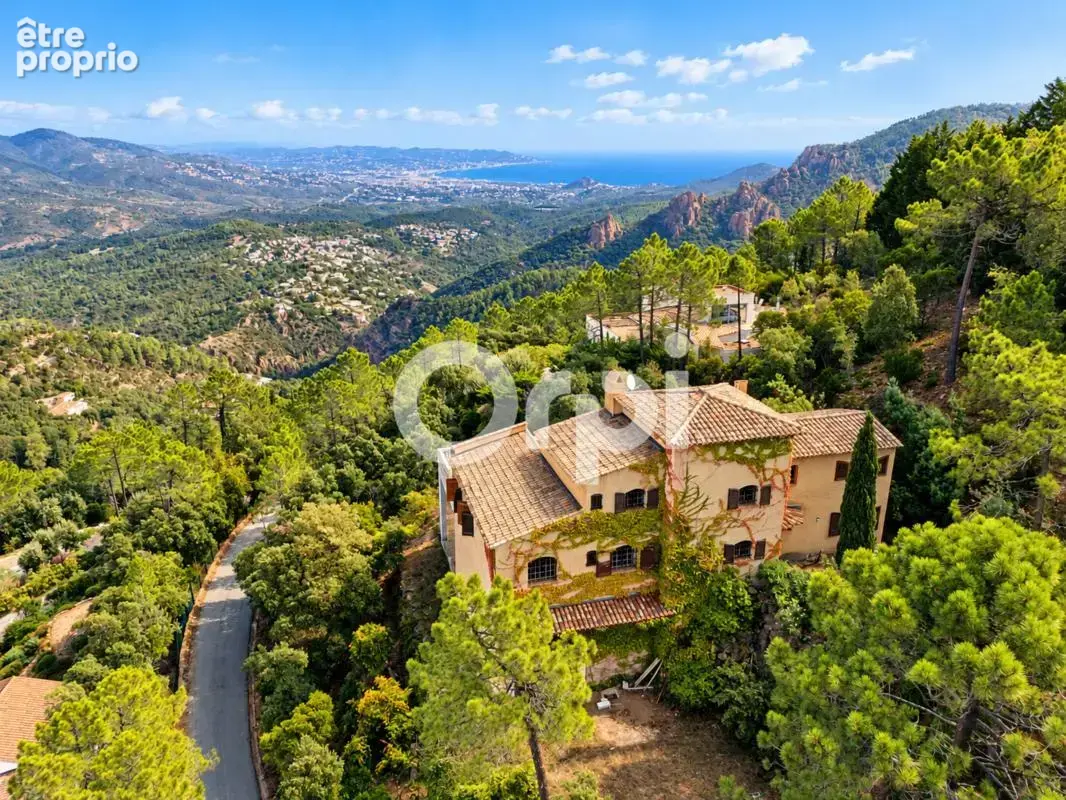 Maison à LES ADRETS-DE-L'ESTEREL