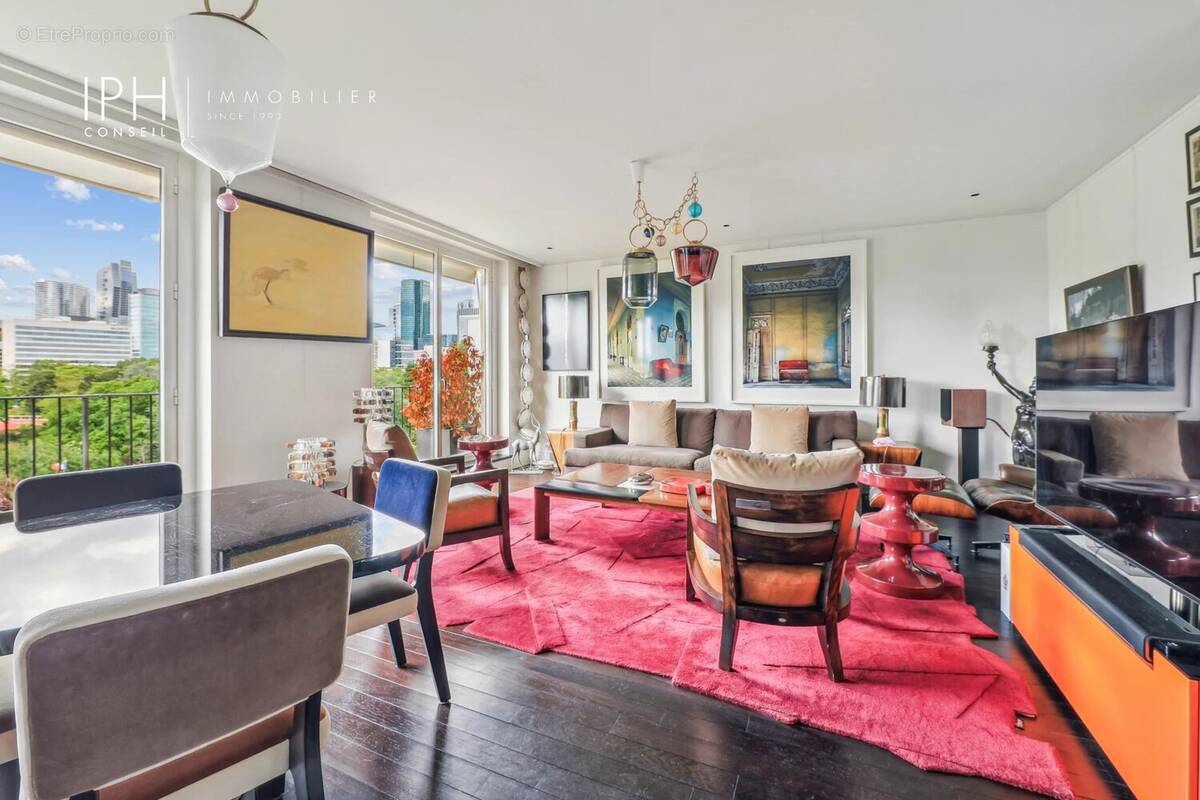 Appartement à NEUILLY-SUR-SEINE