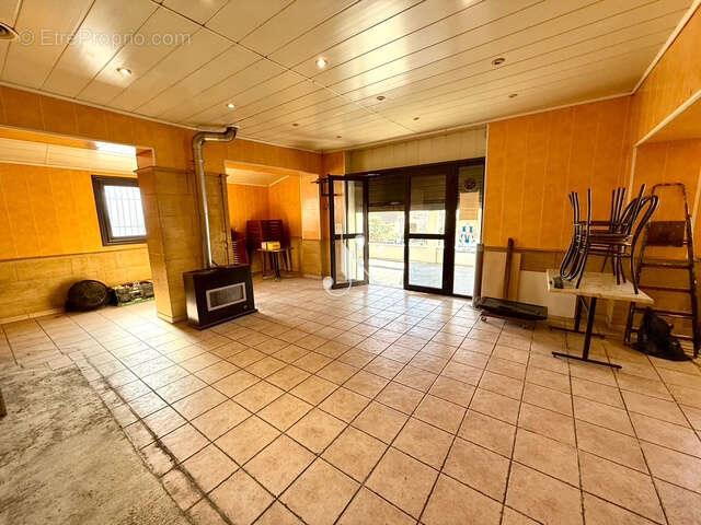 Murs commerciaux libres de 96m2 avec terrasse de 35m2 - photo 4