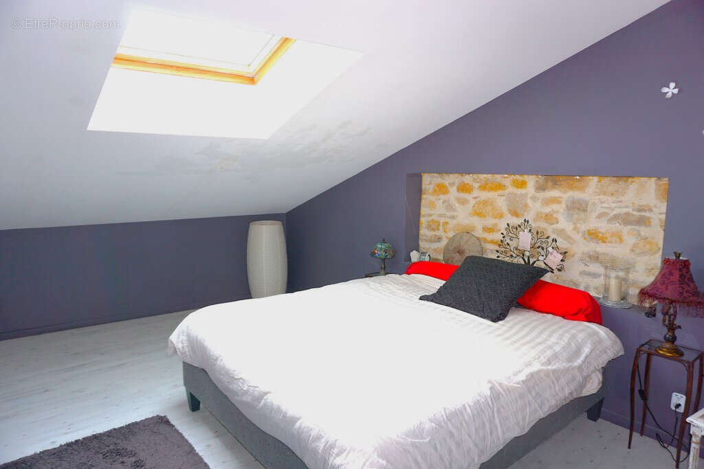 Grande maison de caractère 295 m2 sur terrain rare de 1 866 m2   Fort potentiel - photo 9