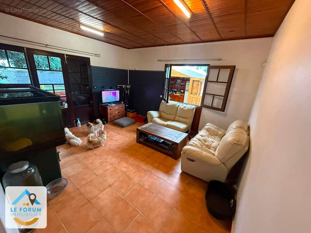 Riviere saint louis 97421 - maison familiale - possible investissement - beaux volumes - proche commodités - photo 5