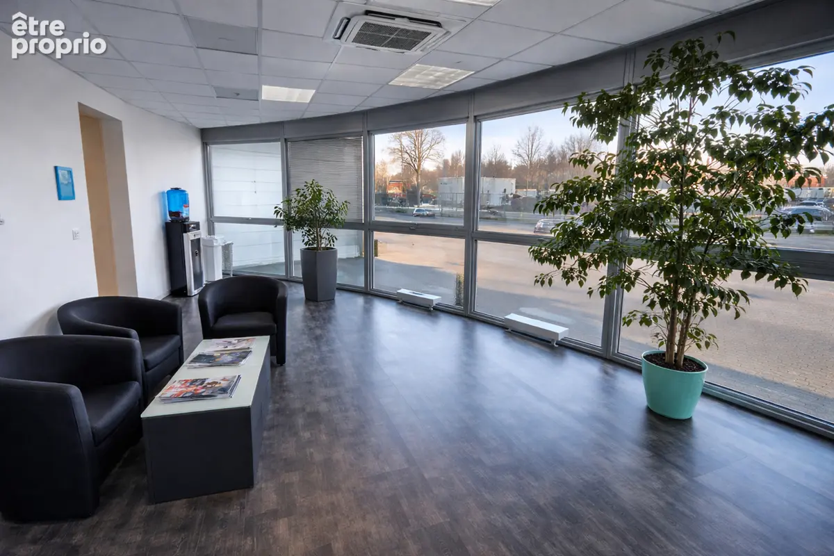 Local d'activité 640 m² Publier 74500 - photo 3