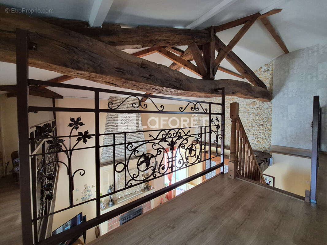 Maison de caractère, 3 chambres, piscine et dépendances - photo 7