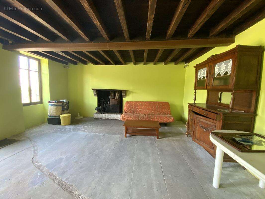 Maison à ROCHES