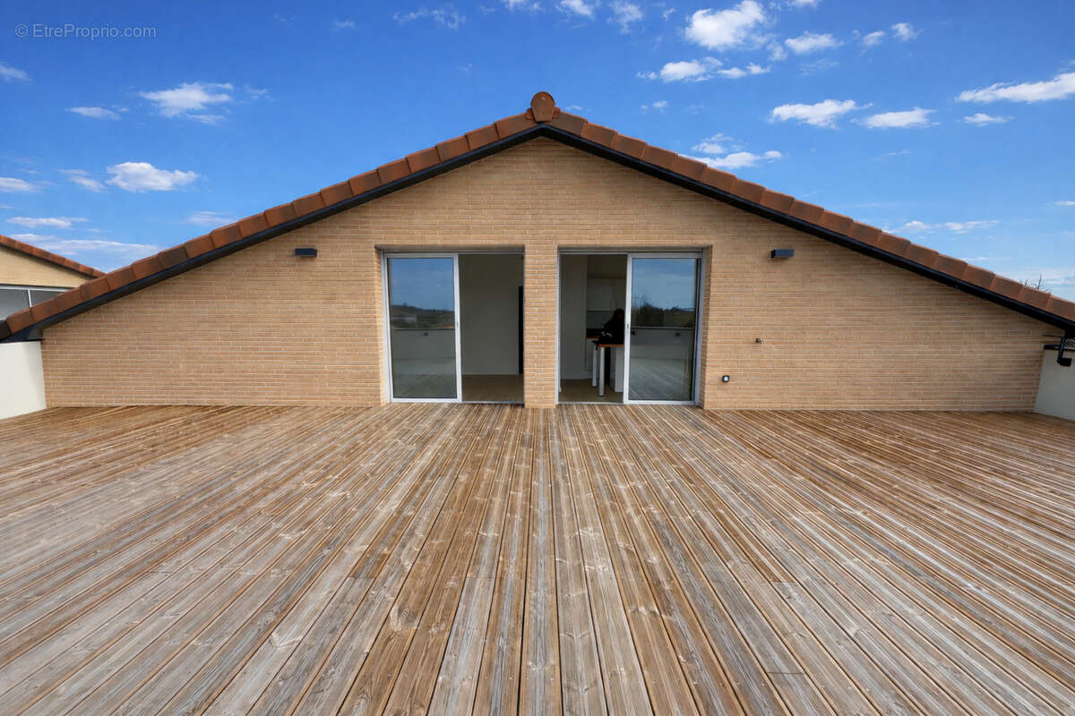 Appartement à BRUGUIERES