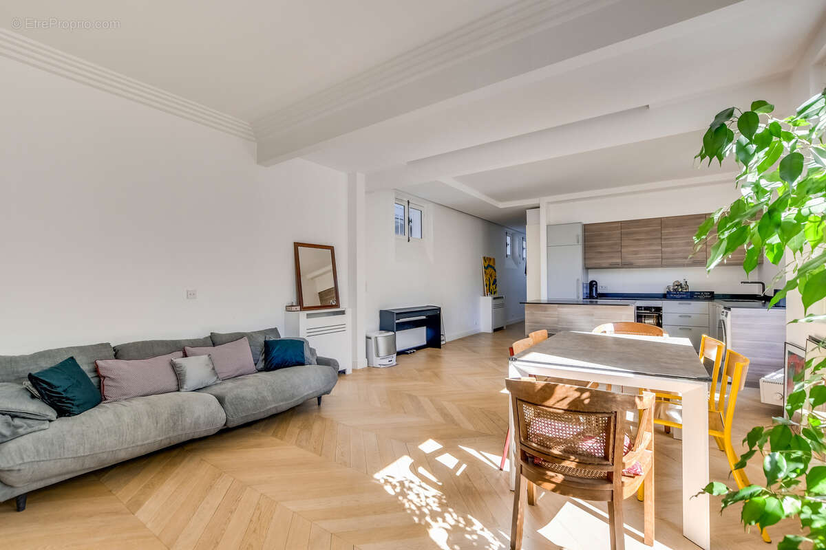 Appartement à PARIS-18E