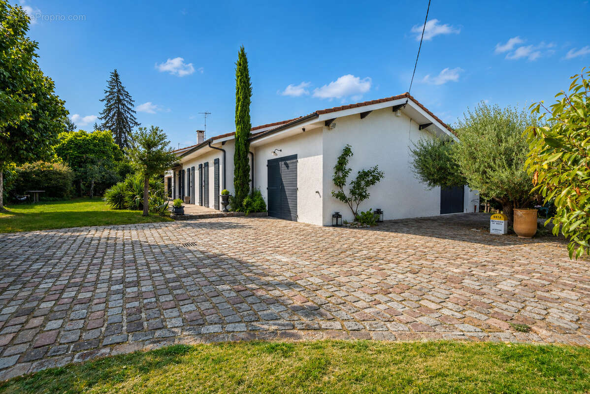 Maison contemporaine de 194 m2 - 5 chambres - proche toutes commodites - photo 4