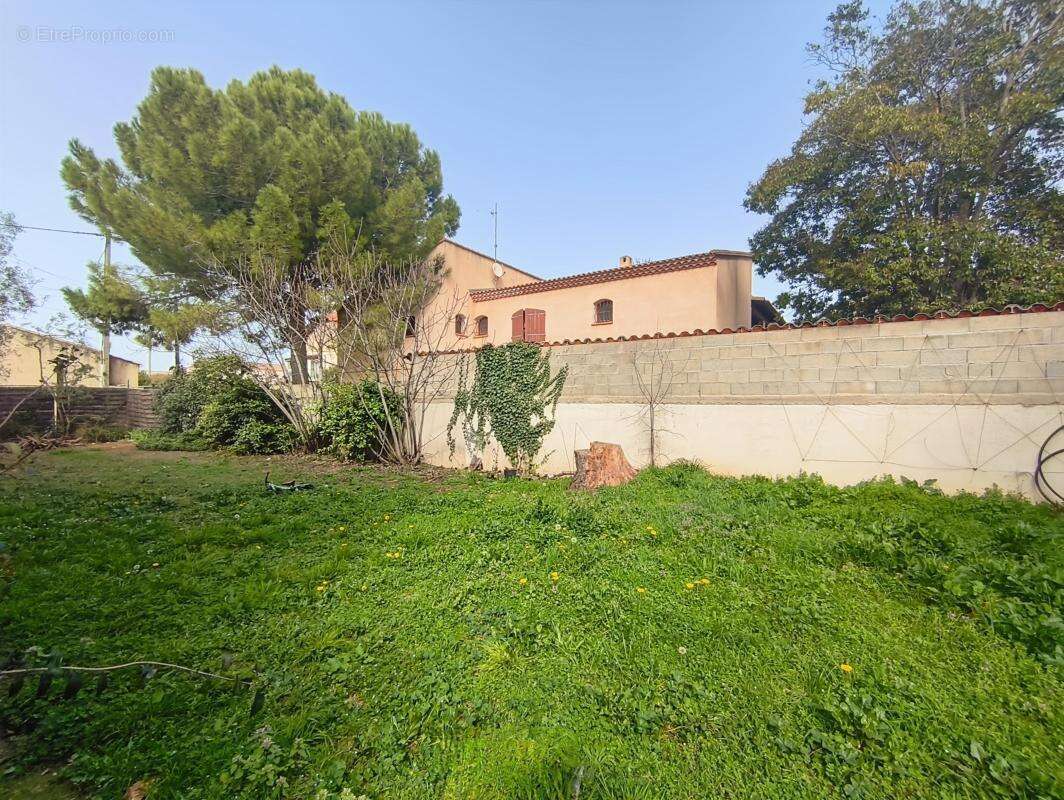 Appartement à MAUGUIO