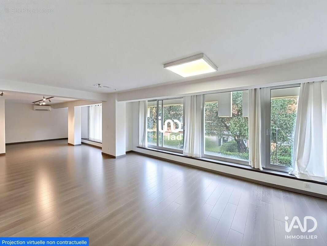 Photo 5 - Commerce à MENTON