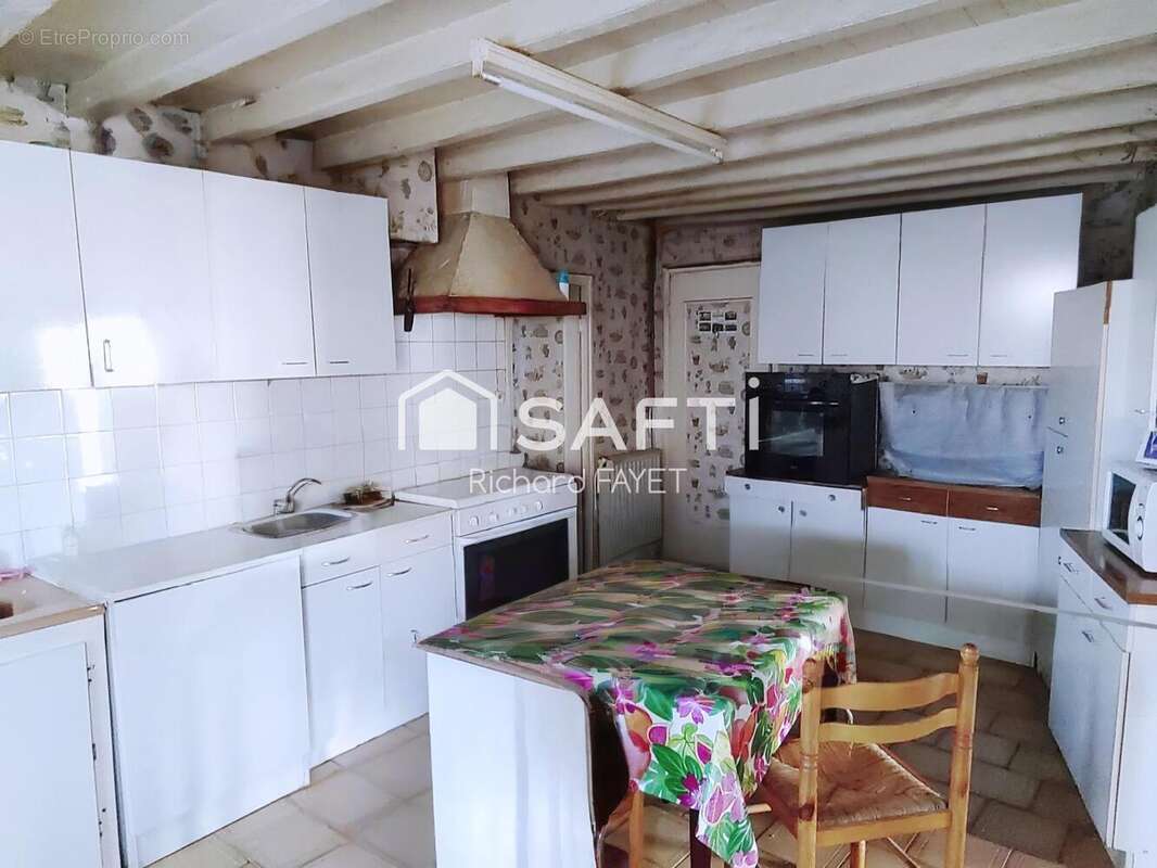 Maison 195 m² à Sainte-Ramee  - photo 7